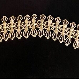 Elegant Gold Floral Bracelet